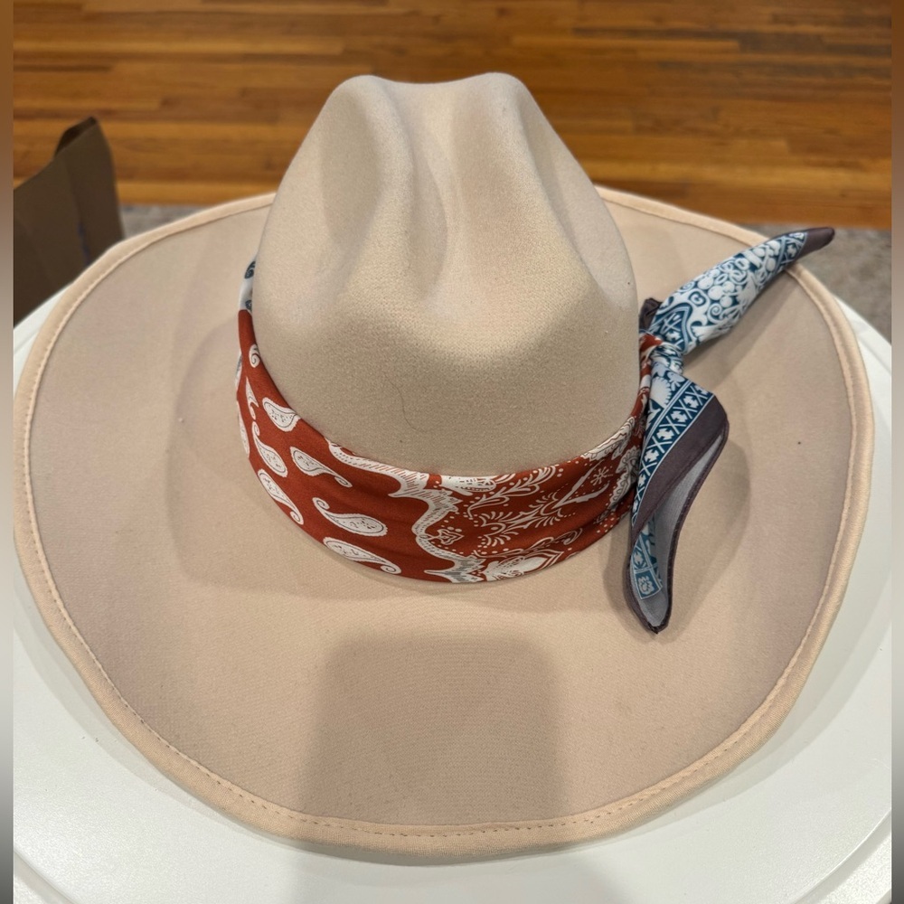 Beige Hat with Red white & Blue Bandana-get festival ready❤️🤍💙 great anytime❤️🤍💙